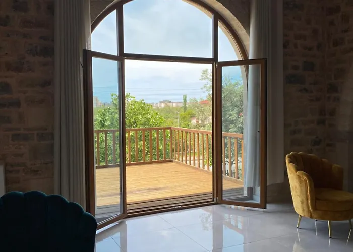 Guri Shengjin Hotel *